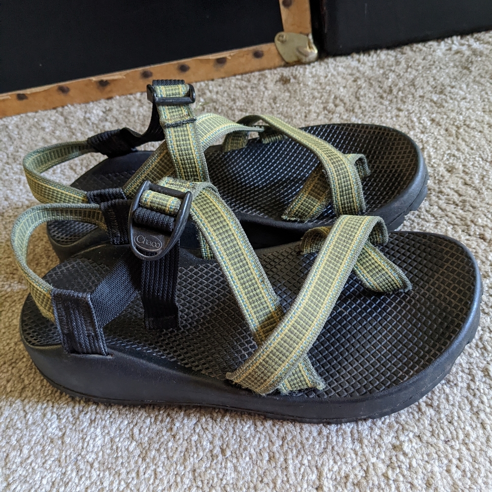 Chacos Z2 Men's size 8